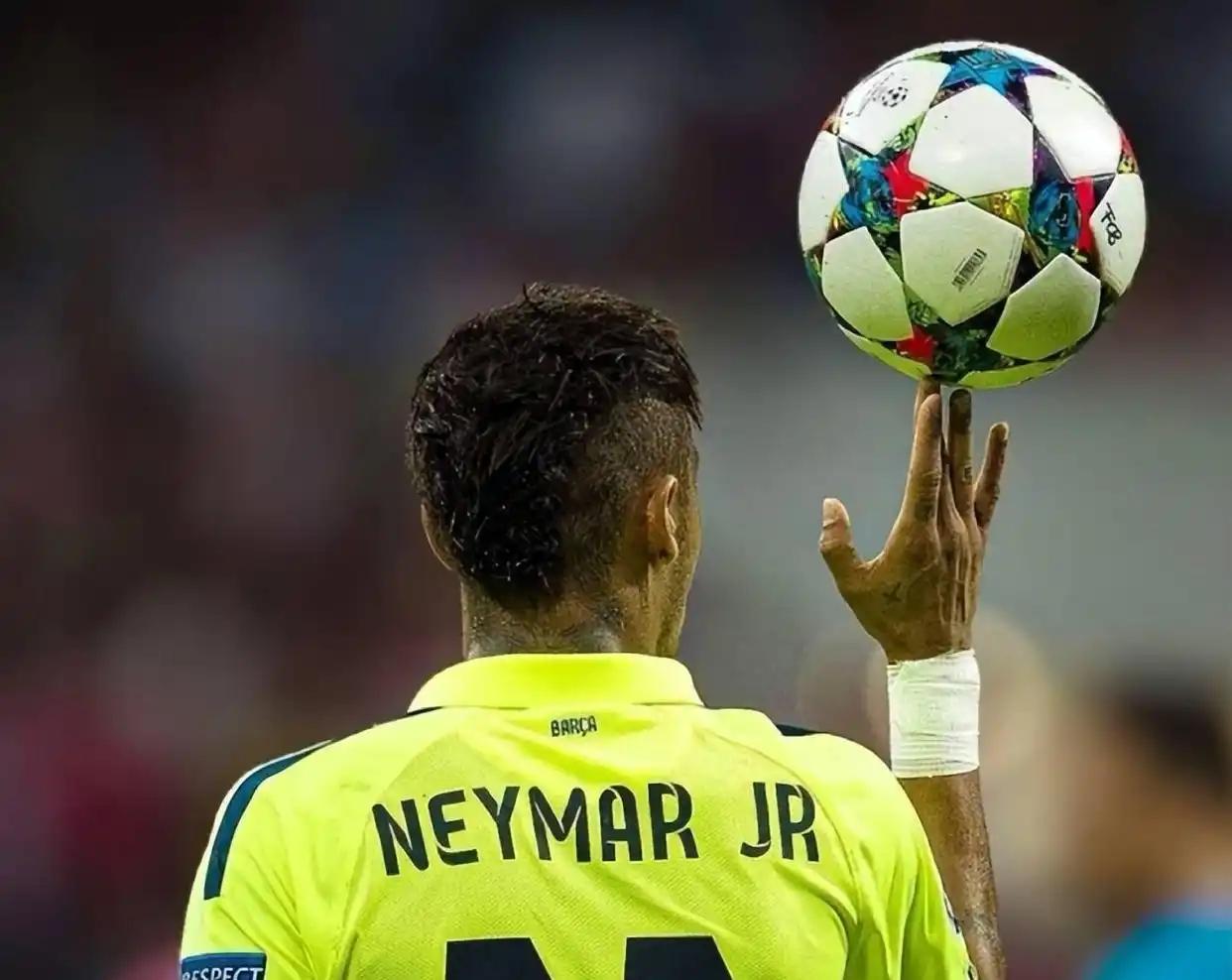 包含内马尔在TL比赛中刷新纪录梅西连续二十场比赛得分超过大胜之后，上海申花今晚官宣签约的词条欧宝娱乐