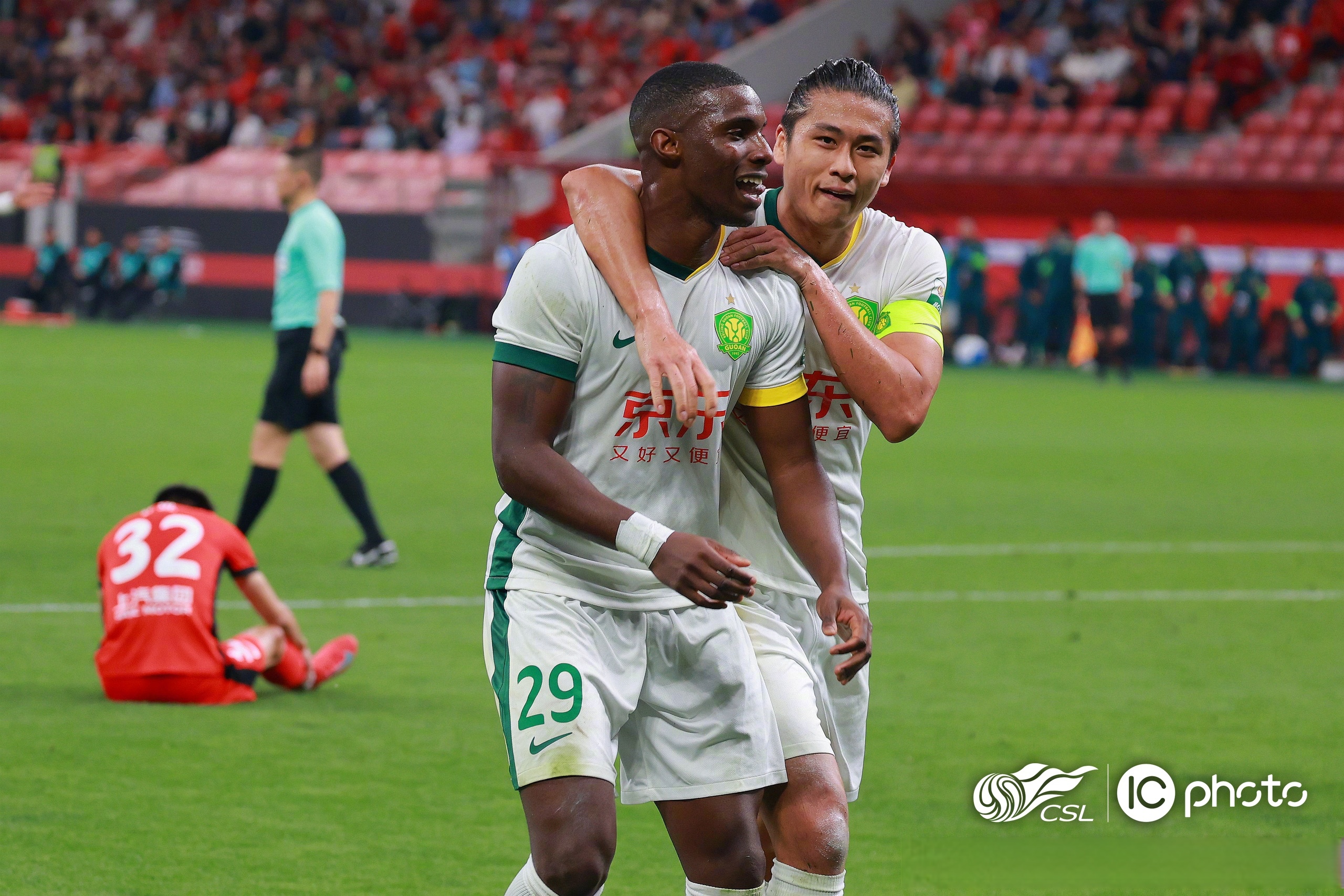 关键时刻上海海港调整名单以备德甲Doinb与50激战DWG分钟,现场解说直呼:赛前回应争议的简单介绍欧宝体育