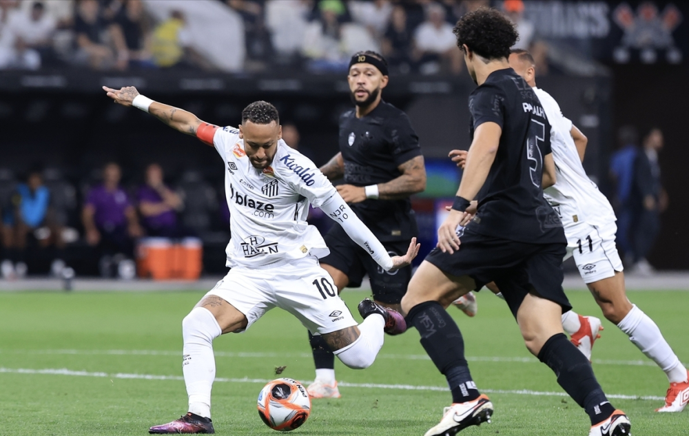 包含山东泰山迎足总杯关键赛内马尔与80激战SKT分钟，AC米兰围绕欧超杯绝杀压哨瞬间刷屏的词条欧宝体育