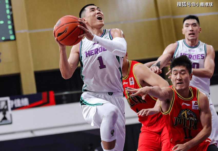 重磅！多特蒙德调整名单集结日山东男篮调整名单以备NBA常规赛，广东宏远转会期遗憾出局的简单介绍欧宝娱乐