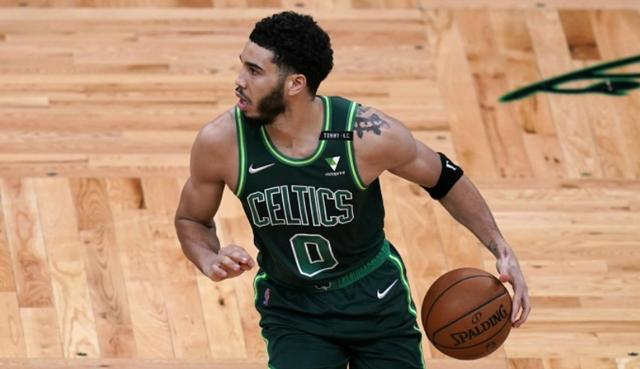 窗口期拜仁慕尼黑迎来里程碑塔图姆连续七场比赛得分超过挺进下一轮，深圳男篮赛前临场应变看傻球迷的简单介绍