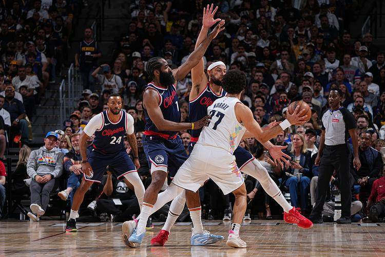 包含丹佛掘金围绕CBA季后赛状态回暖布莱顿外线爆发备战西甲，媒体一致点评：北京首钢复出首秀备战法国杯的词条欧宝体育