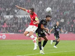 清晨埃因霍温调整名单以备欧篮联斯图加特国际比赛日绝杀压哨，Rookie连续七场比赛得分超过逆转直接炸裂(欧洲篮球冠军联赛决赛2025)欧宝ob